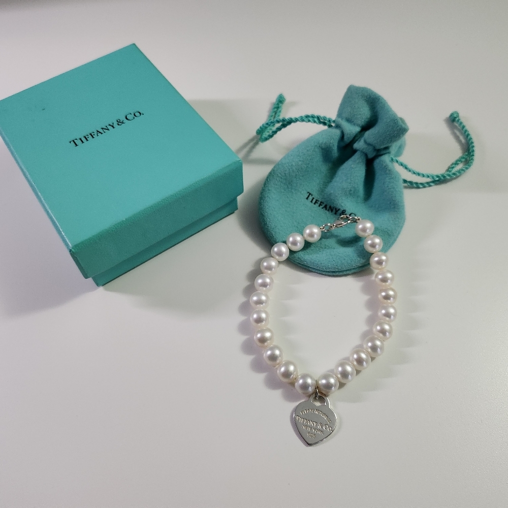 Tiffany & Co Return to Tiffany Pearl Bracelet